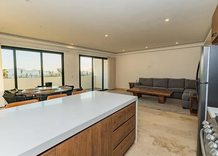 Beautiful With A View Of The Arch Apartment