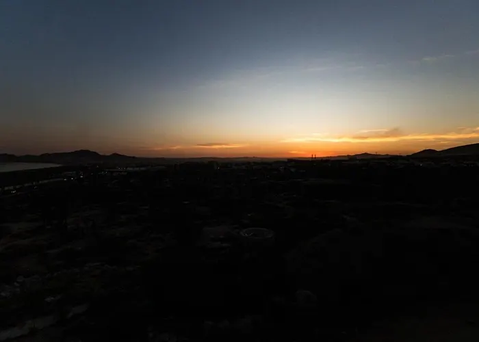 Beautiful With A View Of The Arch